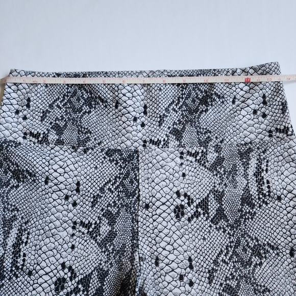David Lerner Black Bike Shorts - Picture 7 of 7